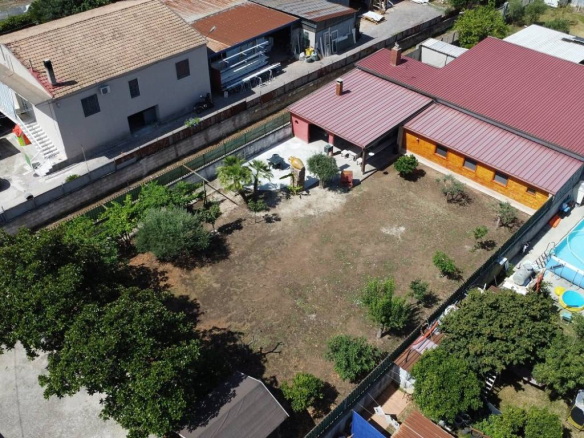 Capannone in Vendita