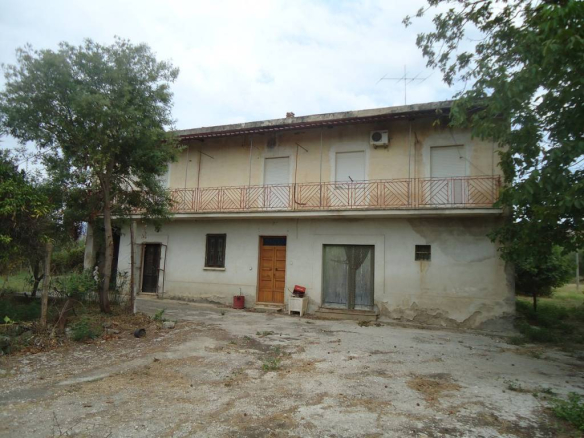 Villa unifamiliare via Miceli, Vitulazio