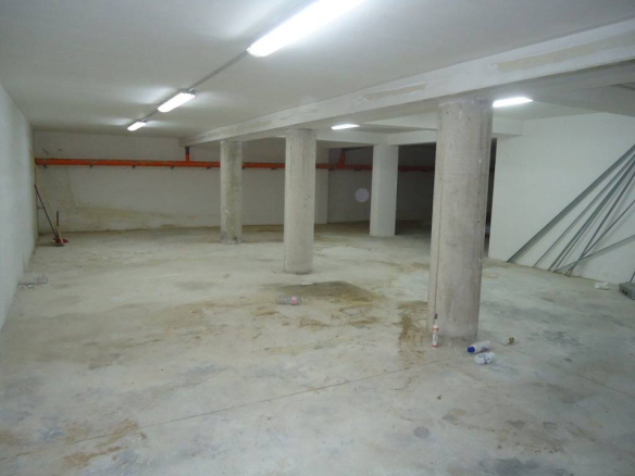 Magazzino – Deposito in Vendita