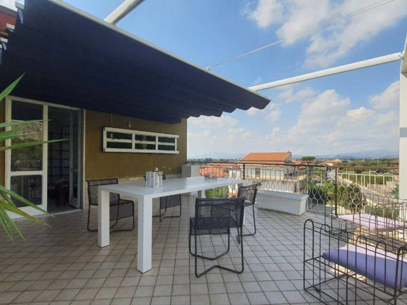 Attico buono stato, 120 m², Vitulazio