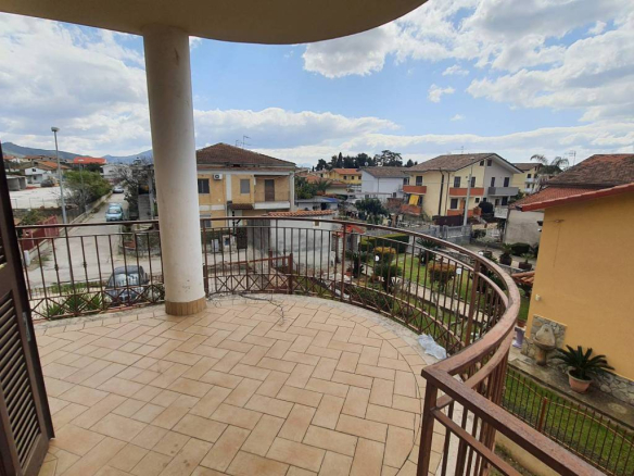 Trilocale Località Tutuni, Vitulazio